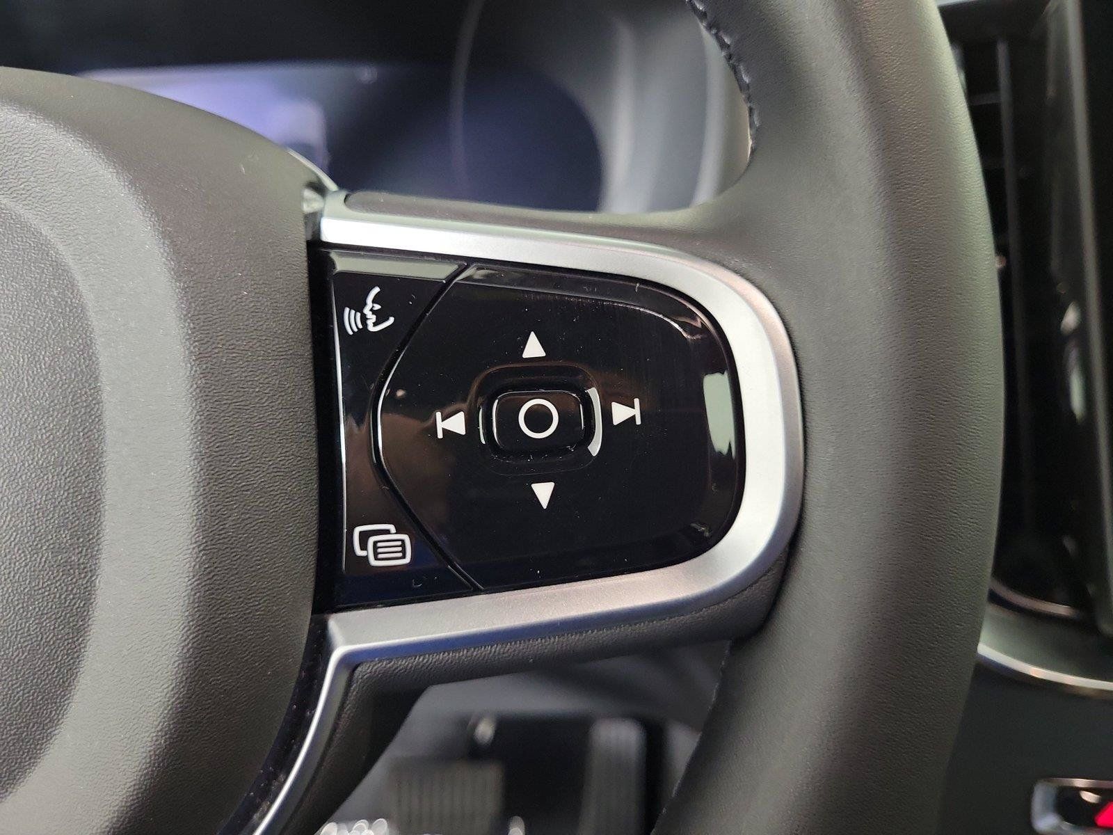 Certified 2026 Volvo XC90 B6 Plus AWD/4WD image 26