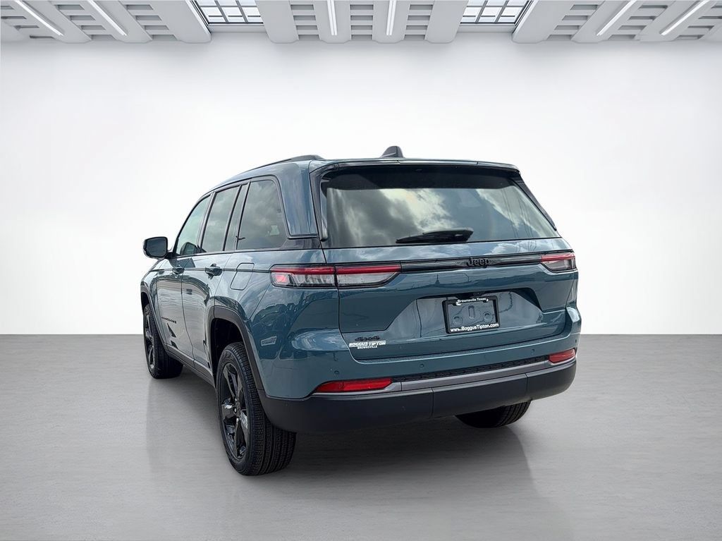New 2026 Jeep Grand Cherokee Limited RWD image 5
