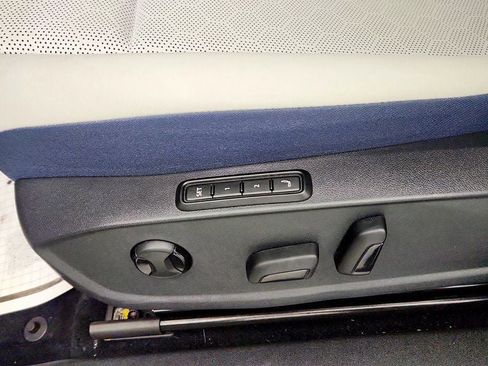 Used 2024 Volkswagen ID.4 S RWD image 12