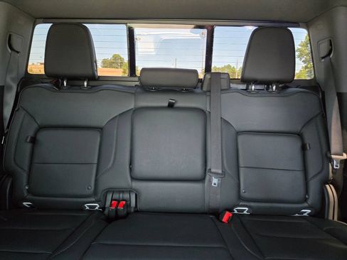 Used 2023 GMC Sierra 1500 Denali w/ Technology Package AWD/4WD image 12