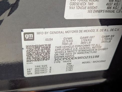 Used 2024 Chevrolet Silverado 1500 LT AWD/4WD image 40