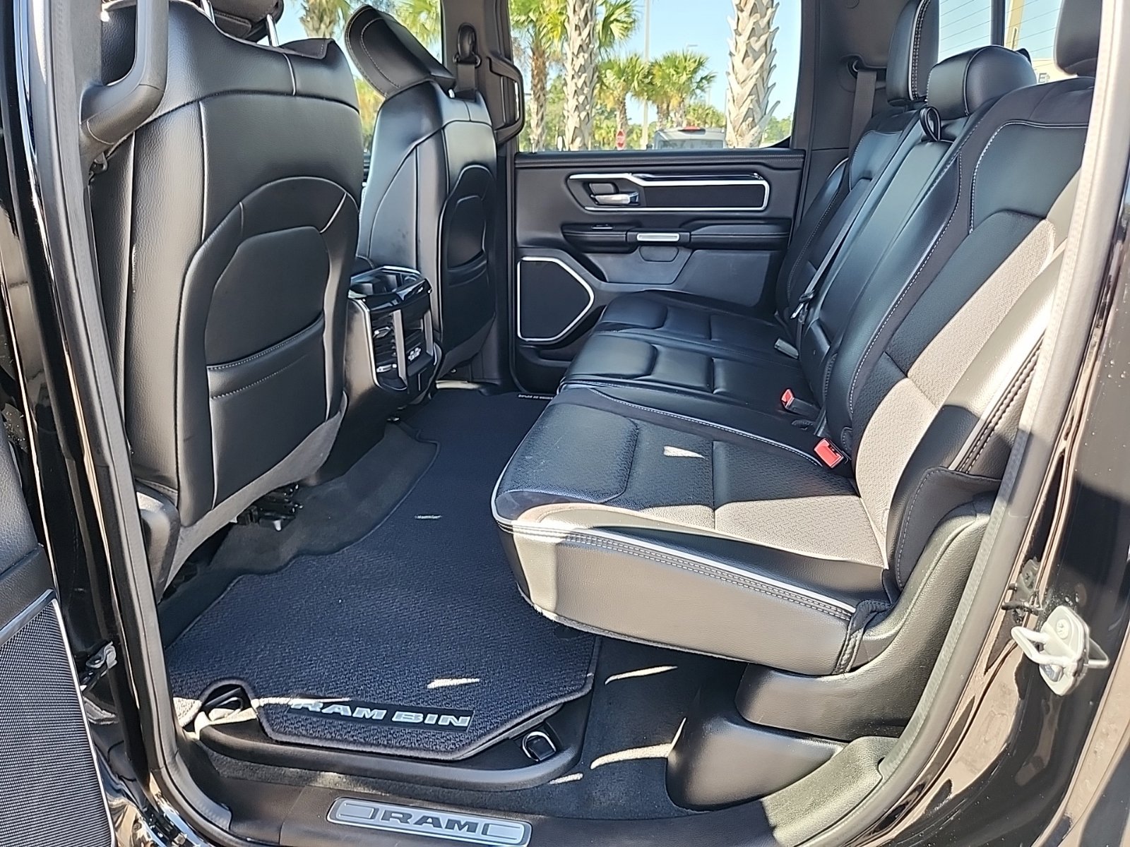 Used 2022 RAM 1500 Laramie AWD/4WD image 24