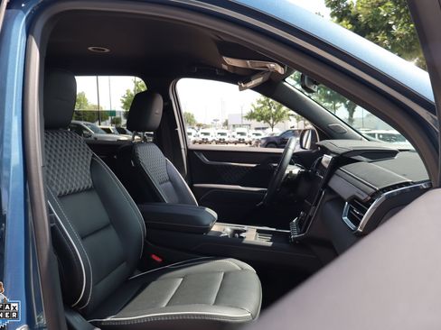 Used 2025 GMC Acadia Denali w/ LPO, Floor Liner Package FWD image 32