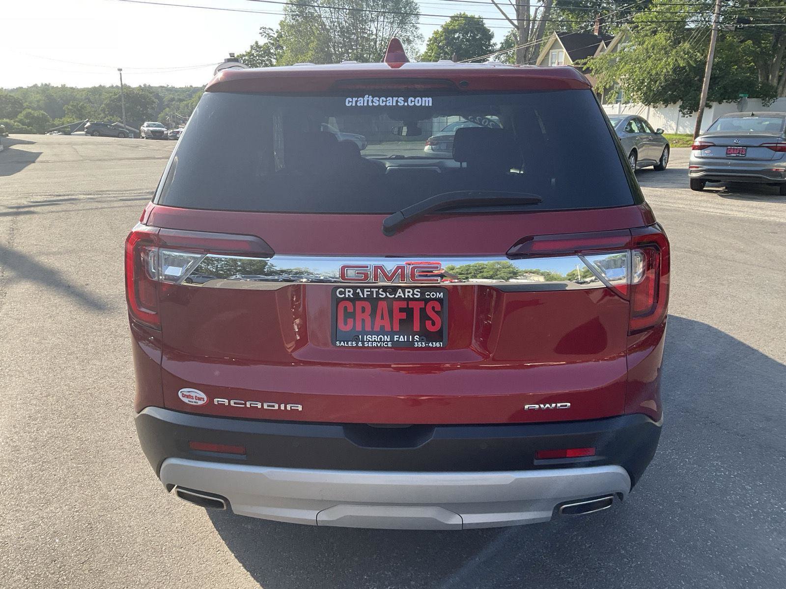 Used 2023 GMC Acadia SLE w/ LPO, Floor Liner Package AWD/4WD image 4
