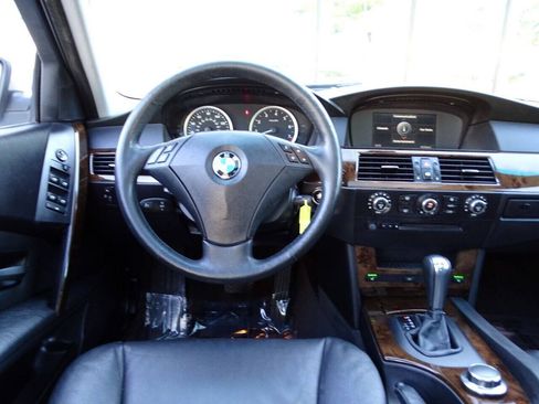 Used 2007 BMW 530xi Wagon AWD/4WD image 5