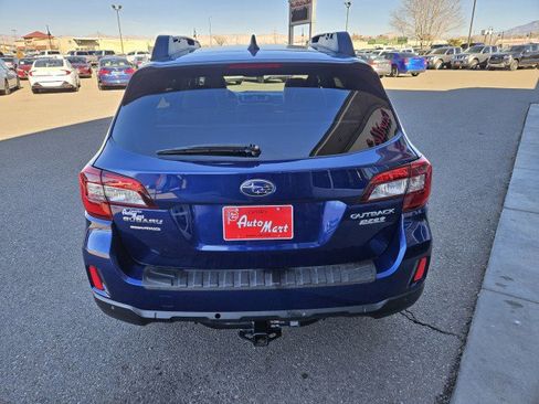 Used 2017 Subaru Outback 2.5i Limited image 4