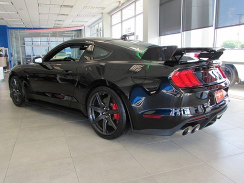 Used 2020 Ford Mustang Shelby GT500 w/ Carbon Fiber Track Pack image 5