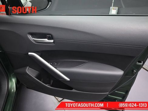 Used 2026 Toyota Corolla Cross XLE AWD/4WD image 32