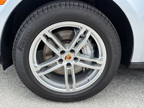 Used 2015 Porsche Macan S AWD/4WD image 9