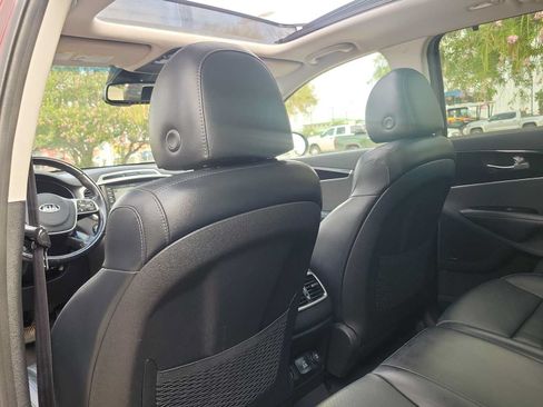 Used 2019 Kia Sorento EX w/ Option Group 040 AWD/4WD image 16