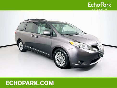 Used 2016 Toyota Sienna XLE w/ XLE Navigation Package FWD image 1