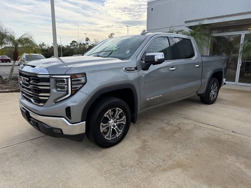 Used 2025 GMC Sierra 1500 SLT image 8