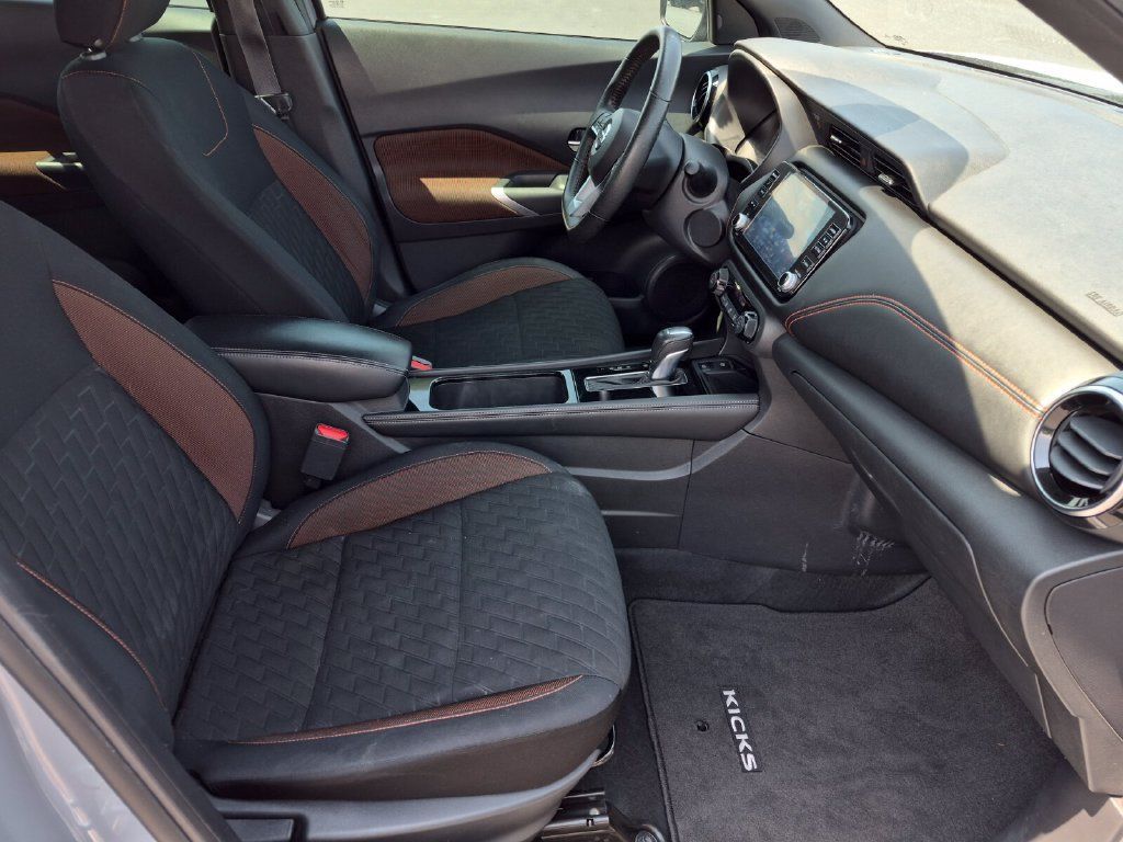 Used 2021 Nissan Kicks SR FWD image 11