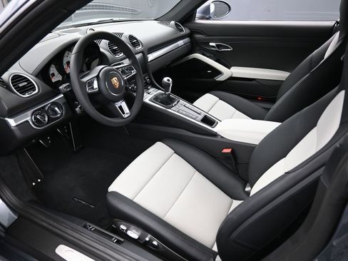 New 2025 Porsche 718 Cayman S image 4