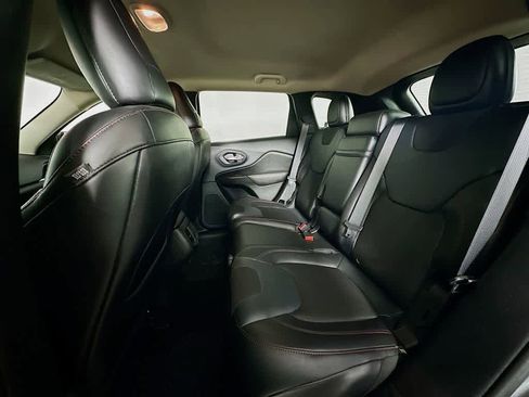 Used 2015 Jeep Cherokee Trailhawk w/ Comfort/Convenience Group image 14