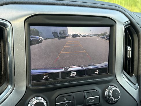 Used 2022 GMC Sierra 1500 SLT w/ SLT Premium Plus Package AWD/4WD image 7