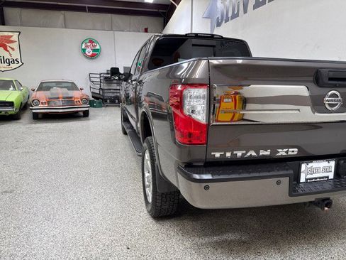 Used 2018 Nissan Titan Platinum Reserve w/ Platinum Utility Package image 9