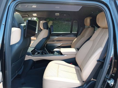 Used 2025 Cadillac Escalade IQ Luxury 2 AWD/4WD image 25