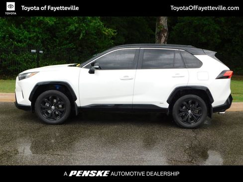Used 2022 Toyota RAV4 XSE AWD/4WD image 2