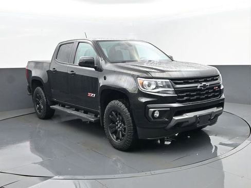 Used 2021 Chevrolet Colorado Z71 w/ Z71 Midnight Edition AWD/4WD image 3