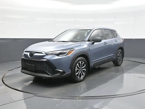 Used 2025 Toyota Corolla Cross AWD Hybrid image 3