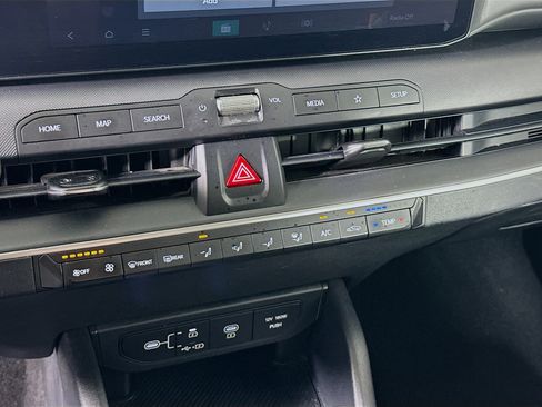 Used 2025 Kia K4 FWD image 23
