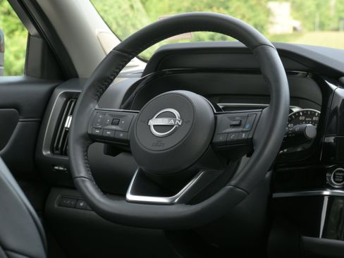 Used 2023 Nissan Pathfinder SL w/ SL Premium Package FWD image 21