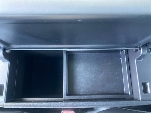 Used 2022 Toyota Prius XLE image 27