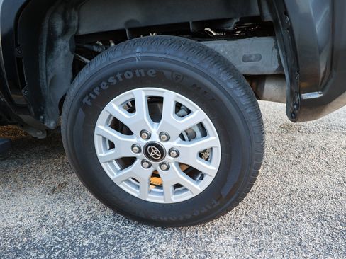 Used 2025 Toyota Tacoma SR5 w/ SR5 Upgrade Package image 15