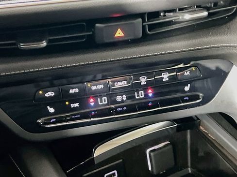 Used 2023 Buick Envision Essence w/ Sport Touring Package AWD/4WD image 19