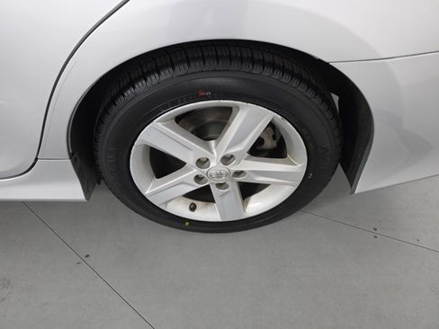 Used 2012 Toyota Camry SE FWD image 10