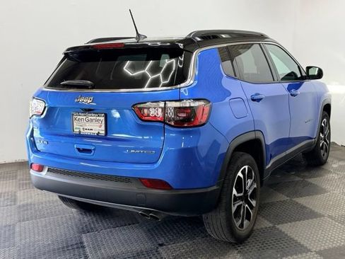 Certified 2022 Jeep Compass Limited w/ Sun and Sound Group AWD/4WD image 11