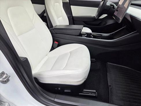 Used 2019 Tesla Model 3 Standard Range Plus image 20