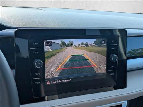 New 2026 Volkswagen Taos SE AWD/4WD image 14