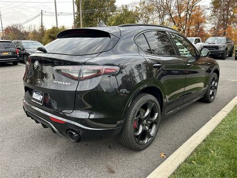 New 2025 Alfa Romeo Stelvio Sprint image 8