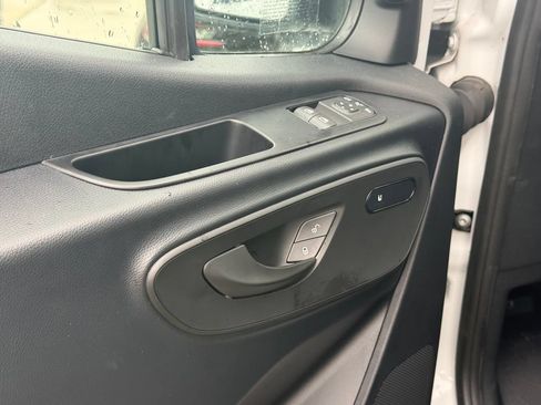 Used 2025 Mercedes-Benz Sprinter 2500 image 16