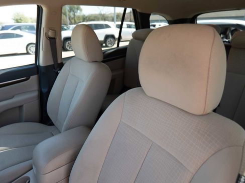 Used 2012 Hyundai Santa Fe GLS image 11