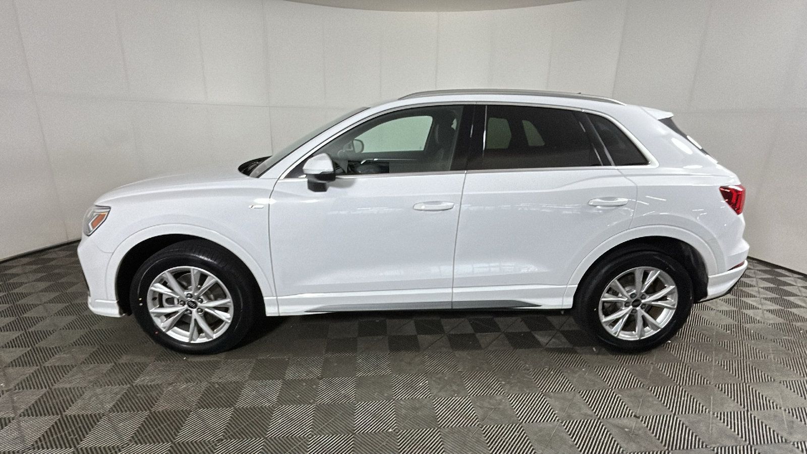 Used 2025 Audi Q3 2.0T Premium AWD/4WD image 5