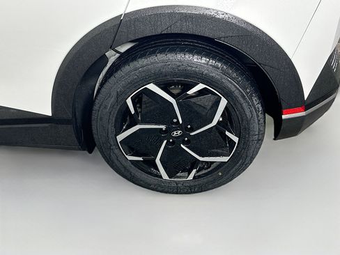 Used 2024 Hyundai Ioniq 5 SE RWD image 11