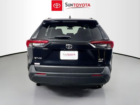 Used 2021 Toyota RAV4 XLE image 5