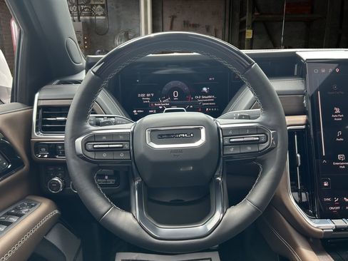 Used 2026 GMC Yukon Denali Ultimate AWD/4WD image 19