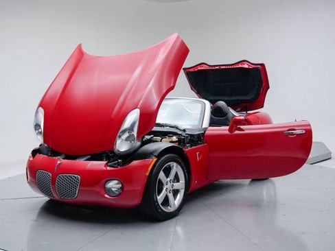 Used 2008 Pontiac Solstice Convertible w/ Premium Package RWD image 17