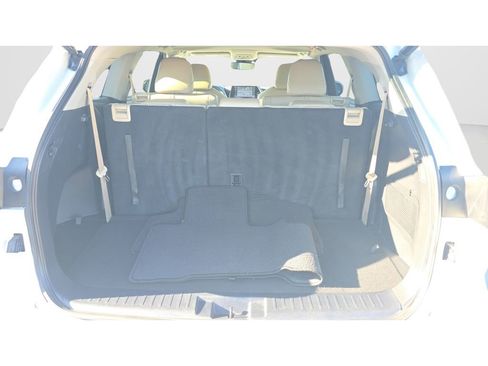 Used 2021 Toyota Highlander XLE FWD image 9
