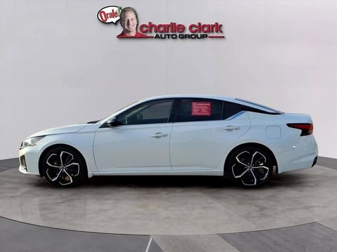 Used 2024 Nissan Altima 2.5 SR image 2