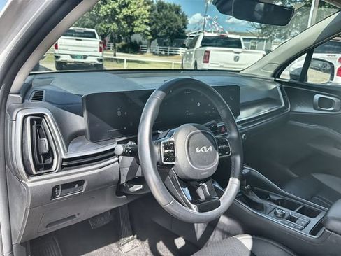 Used 2024 Kia Sorento S AWD/4WD image 10