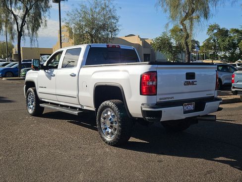 Used 2018 GMC Sierra 2500 Denali w/ Duramax Plus Package image 8