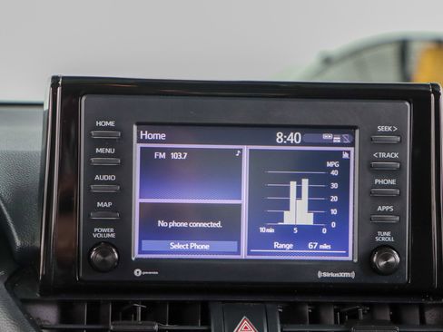 Used 2021 Toyota RAV4 LE image 19