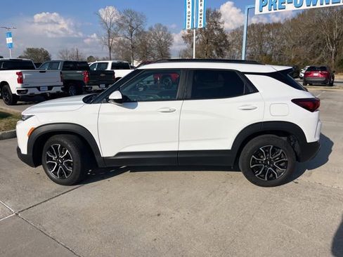 Used 2023 Chevrolet TrailBlazer ACTIV w/ Convenience Package image 3