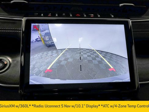 Used 2022 Jeep Grand Cherokee Overland w/ Luxury Tech Group IV AWD/4WD image 8