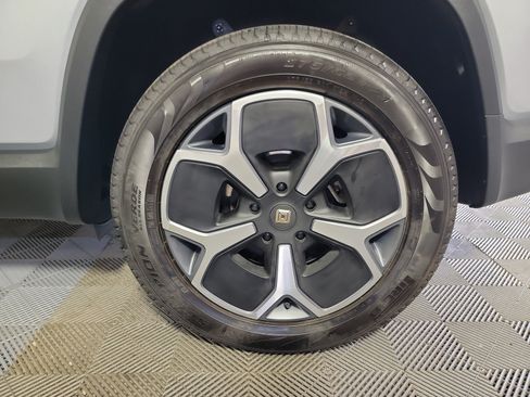 Used 2024 Rivian R1S Adventure AWD/4WD image 10